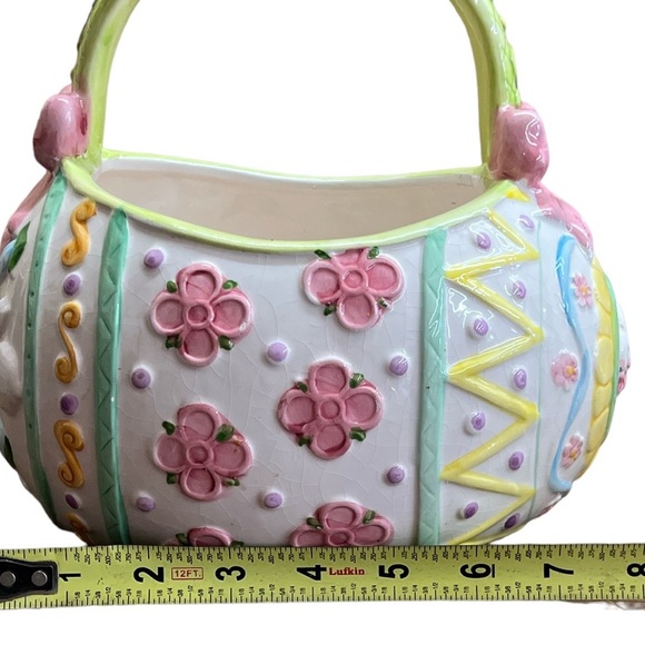 Vintage Ceramic Easter Basket Decor - Picture 7 of 7